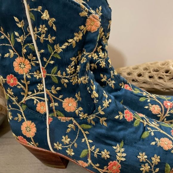 Mono Free People Eloise Embroidered Navy/Gold Floral Ankle Boots Sz 7/38 New - Picture 7 of 12